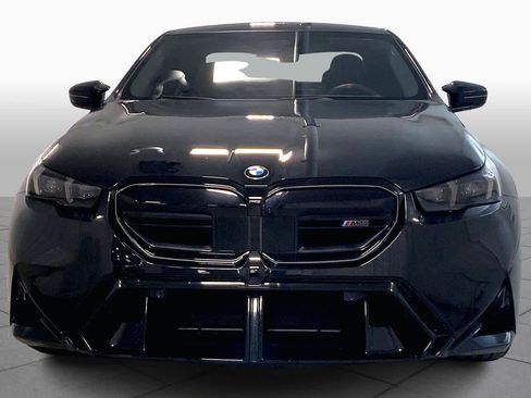 Certified 2025 BMW M5 w/ Executive Package image 8
