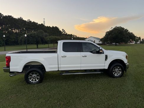 Used 2018 Ford F250 XLT w/ XLT Premium Package AWD/4WD image 2