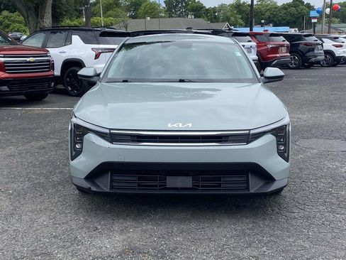 Used 2025 Kia K4 FWD image 2