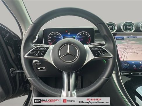 Used 2023 Mercedes-Benz GLC 300 4MATIC image 17