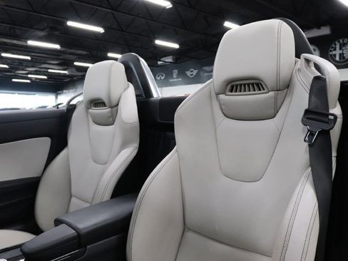 Used 2015 Mercedes-Benz SLK 250 image 19