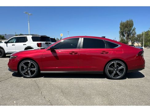 Used 2024 Honda Accord Sport image 2