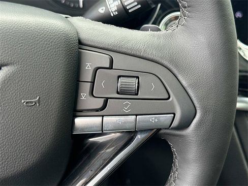 Used 2025 Cadillac XT6 Premium Luxury w/ Technology Package image 6