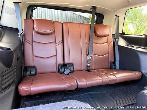 Used 2019 Cadillac Escalade Luxury image 25