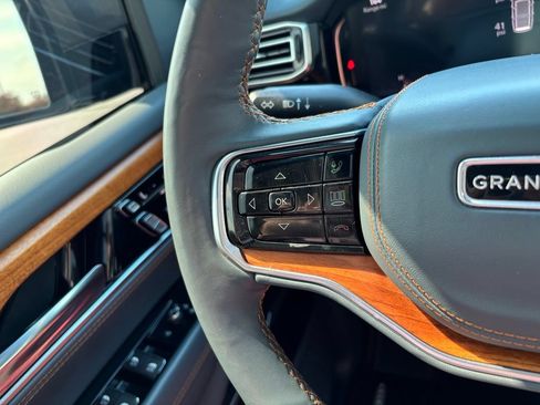 Used 2022 Jeep Grand Wagoneer Series II w/ Convenience Group III AWD/4WD image 42