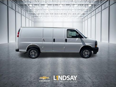New 2026 Chevrolet Express 2500 w/ Driver Convenience Package RWD image 9