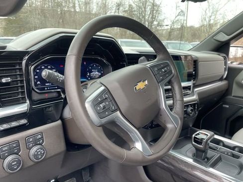 Used 2025 Chevrolet Silverado 1500 LTZ w/ LTZ Premium Package image 14