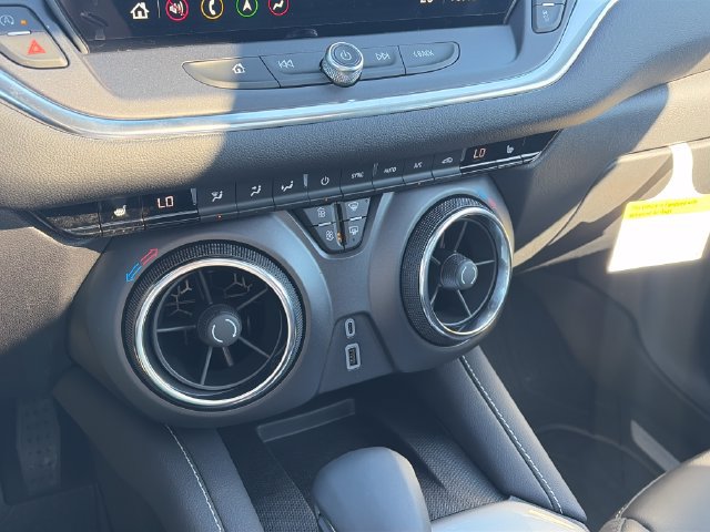 New 2026 Chevrolet Blazer LT w/ Sound & Technology Package AWD/4WD image 18