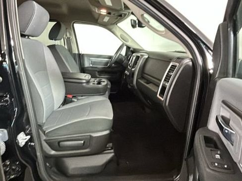 Used 2022 RAM 1500 Classic SLT AWD/4WD image 30