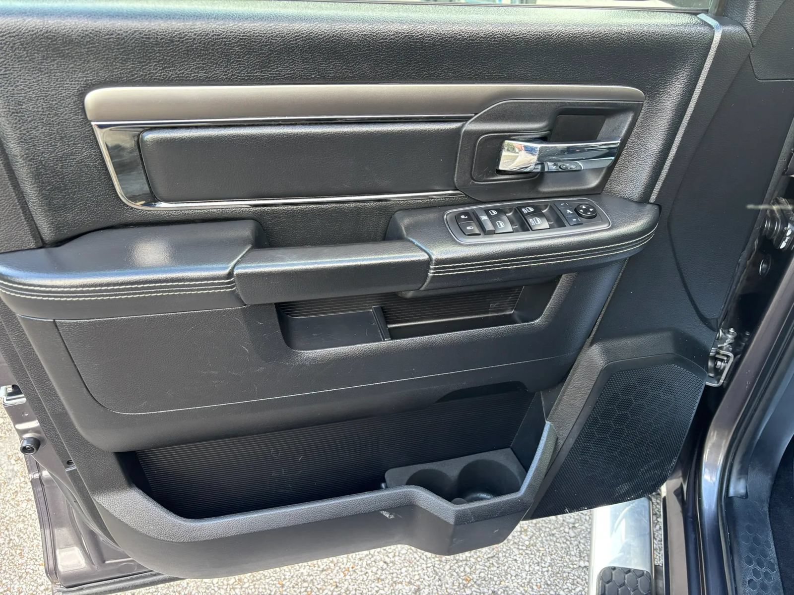 Used 2015 RAM 1500 Sport w/ Remote Start & Security Group RWD image 21