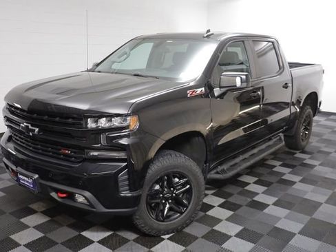 Used 2020 Chevrolet Silverado 1500 LT Trail Boss image 2
