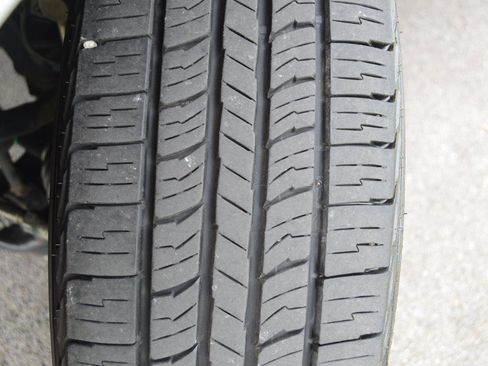 Used 2023 Toyota Tacoma SR5 w/ Technology Package image 31