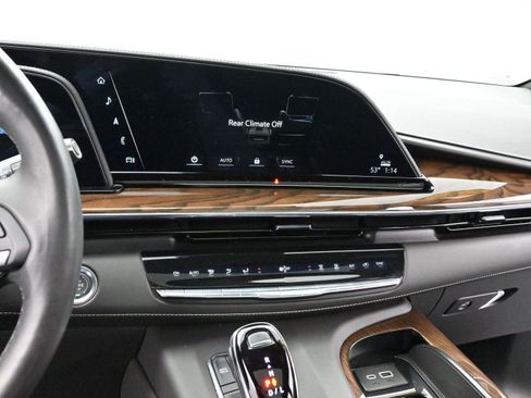 Certified 2024 Cadillac Escalade Sport Platinum image 19