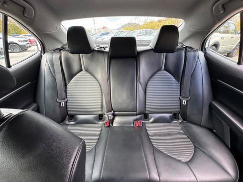 Used 2021 Toyota Camry SE image 30