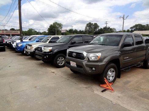 Used 2014 Toyota Tacoma PreRunner w/ SR5 Package image 31