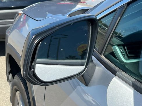 Used 2022 Toyota RAV4 LE AWD/4WD image 8