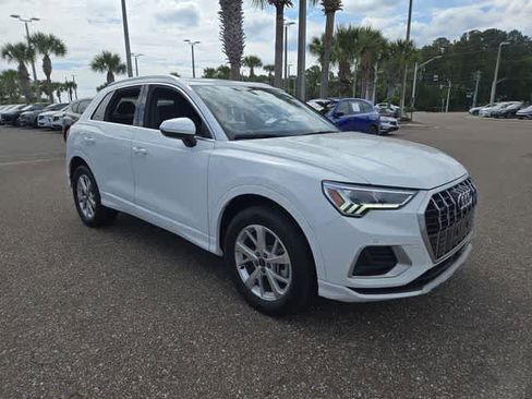 Used 2023 Audi Q3 2.0T Premium AWD/4WD image 2