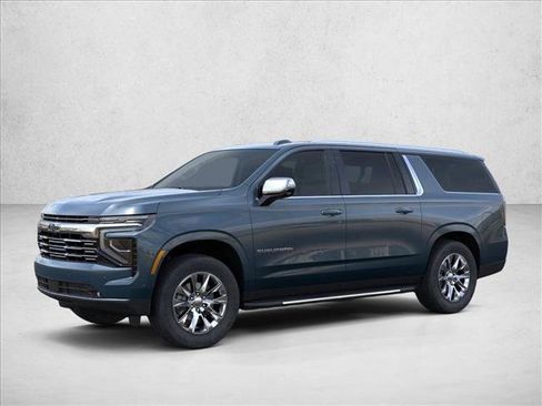 New 2026 Chevrolet Suburban Premier image 2