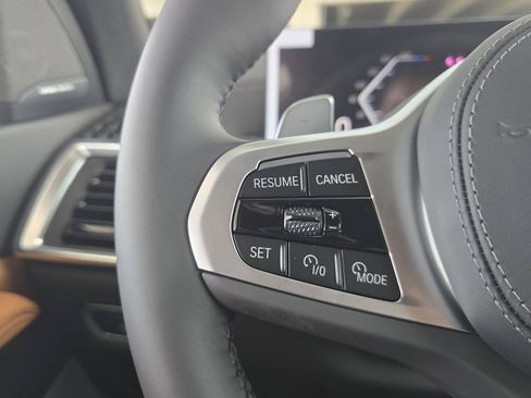 Used 2027 BMW X7 xDrive40i w/ M Sport Package AWD/4WD image 27