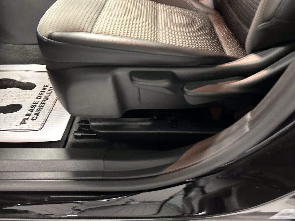 Used 2025 Chevrolet Trax LT FWD image 11