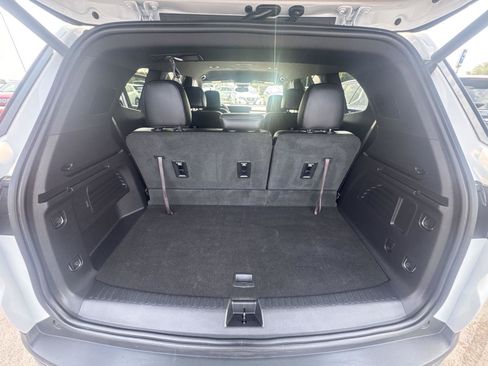 Used 2025 Buick Enclave Preferred FWD image 13