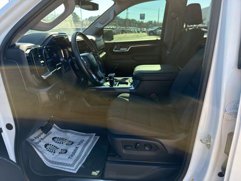 Used 2024 Chevrolet Silverado 1500 LT Trail Boss w/ Protection Package AWD/4WD image 18
