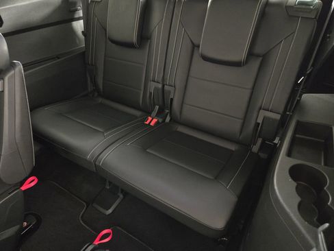 Used 2023 Volkswagen Atlas SE FWD image 34