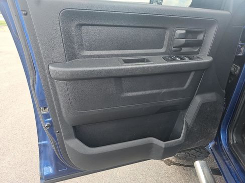 Used 2011 RAM 2500 ST w/ Chrome Accents Group image 8