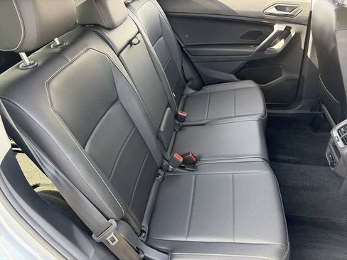 Used 2021 Volkswagen Tiguan SEL AWD/4WD image 14