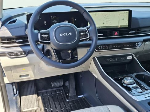 New 2026 Kia Carnival EX FWD image 34
