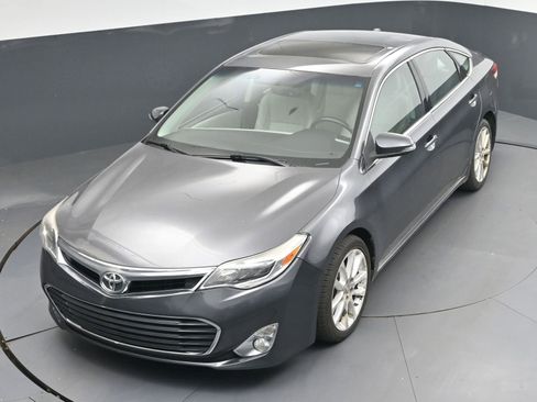 Used 2013 Toyota Avalon XLE Touring FWD image 28