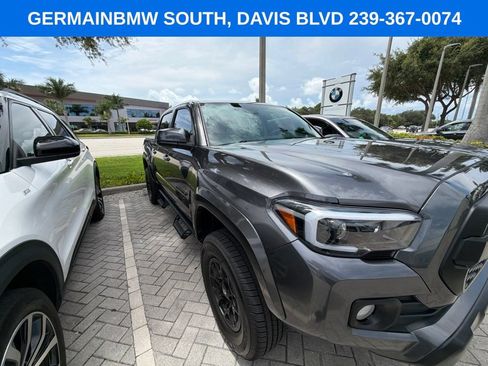 Used 2022 Toyota Tacoma SR5 RWD image 11
