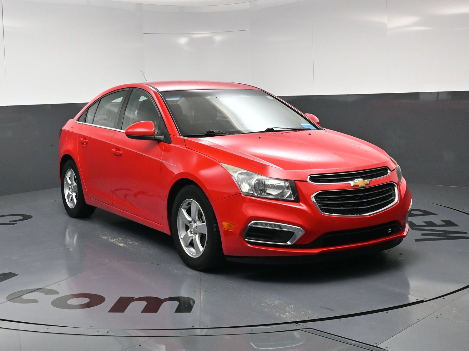 Used 2015 Chevrolet Cruze LT FWD image 2