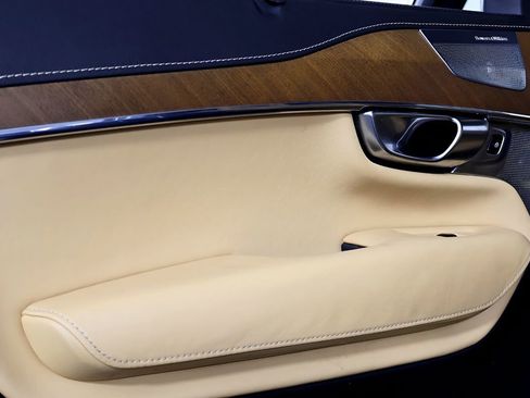 Used 2018 Volvo XC90 T6 Inscription w/ Convenience Package image 40