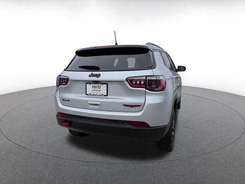 Used 2025 Jeep Compass Trailhawk AWD/4WD image 15