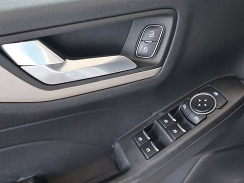 Used 2022 Ford Escape SEL FWD image 16