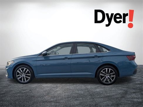 Used 2025 Volkswagen Jetta SE image 9