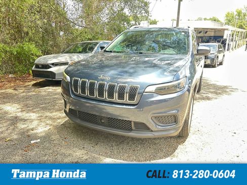 Used 2021 Jeep Cherokee Latitude FWD image 1