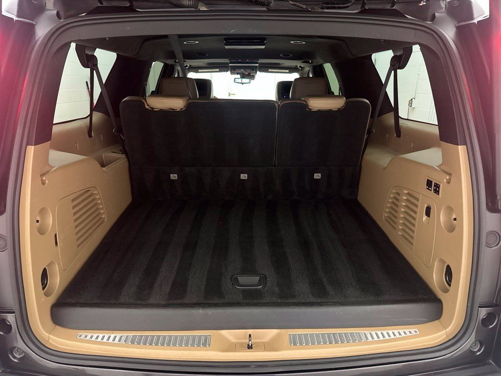 Used 2018 Cadillac Escalade ESV Platinum AWD/4WD image 7