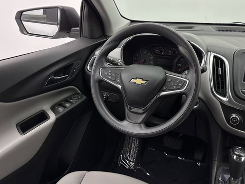 Used 2021 Chevrolet Equinox LS w/ LS Convenience Package FWD image 26