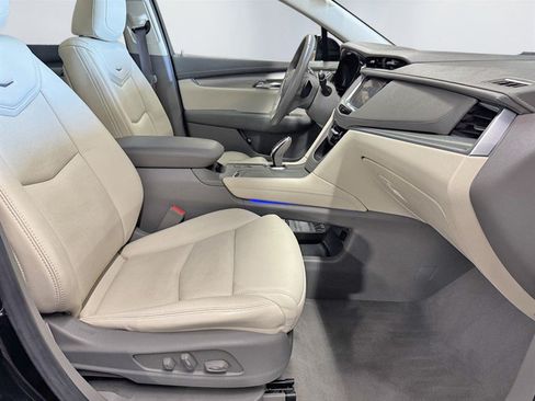 Used 2017 Cadillac XT5 Luxury w/ LPO, Wheel Lock Package AWD/4WD image 27