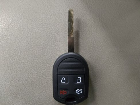 Used 2017 Ford Focus SE FWD image 32