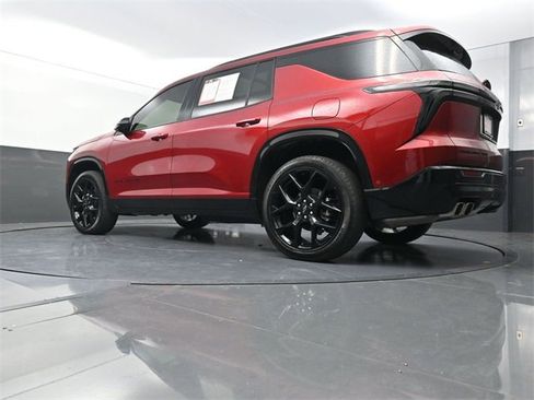 Used 2024 Chevrolet Traverse RS image 31