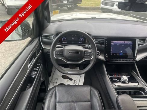 Used 2024 Jeep Wagoneer Series II w/ Flexible Seating Group AWD/4WD image 26
