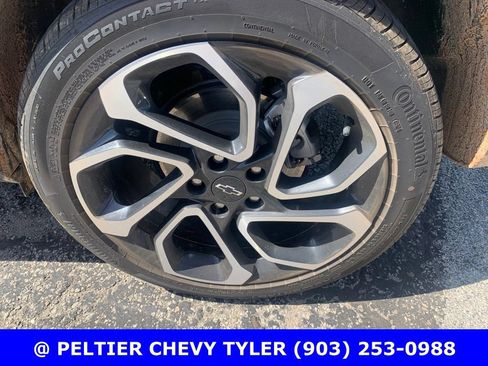 Used 2025 Chevrolet Trax RS w/ Driver Confidence Package FWD image 4