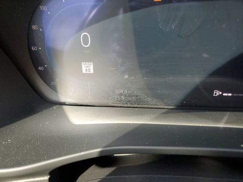 Used 2025 Volvo XC40 B5 Core image 12