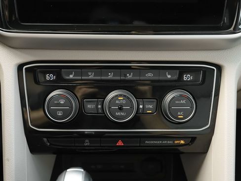 Used 2023 Volkswagen Atlas SE AWD/4WD image 16