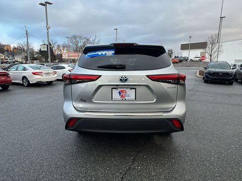 Used 2021 Toyota Highlander XLE image 5