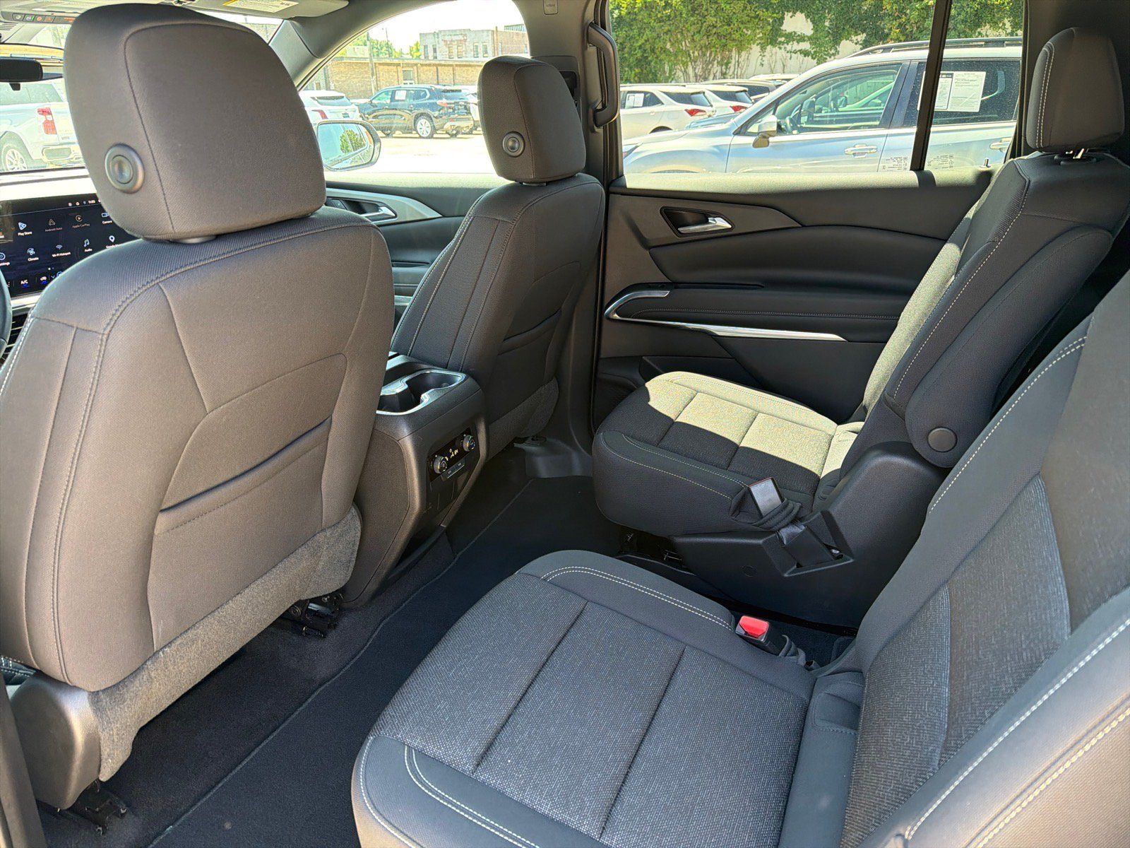 Used 2026 Chevrolet Traverse LT FWD image 10