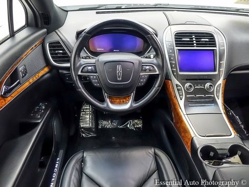 Used 2019 Lincoln Nautilus Select image 13